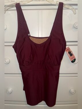 Shapermint Burgundy Tankini Top with Built-In Shelf Bra Sz Large NWT